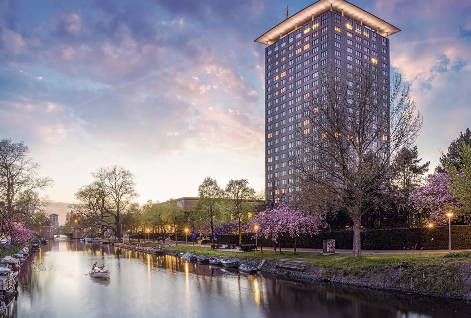 Luxury in Full Bloom: Experience Spring and Tulips at Hotel Okura Amsterdam