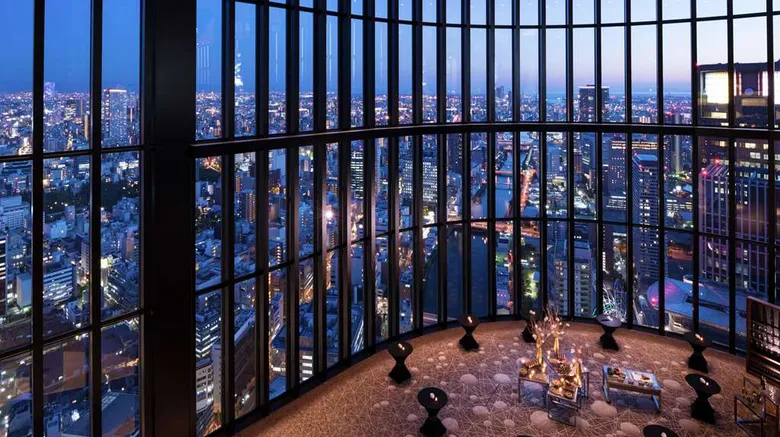 Sakura Sky-High Luxury at the Iconic CONRAD OSAKA