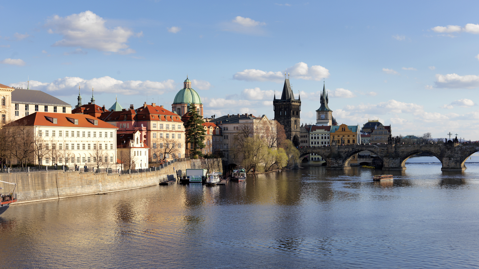Czechia Grandeur: Four Seasons Hotel Prague Earns Condé Nast Traveler’s ‘Triple Crown’