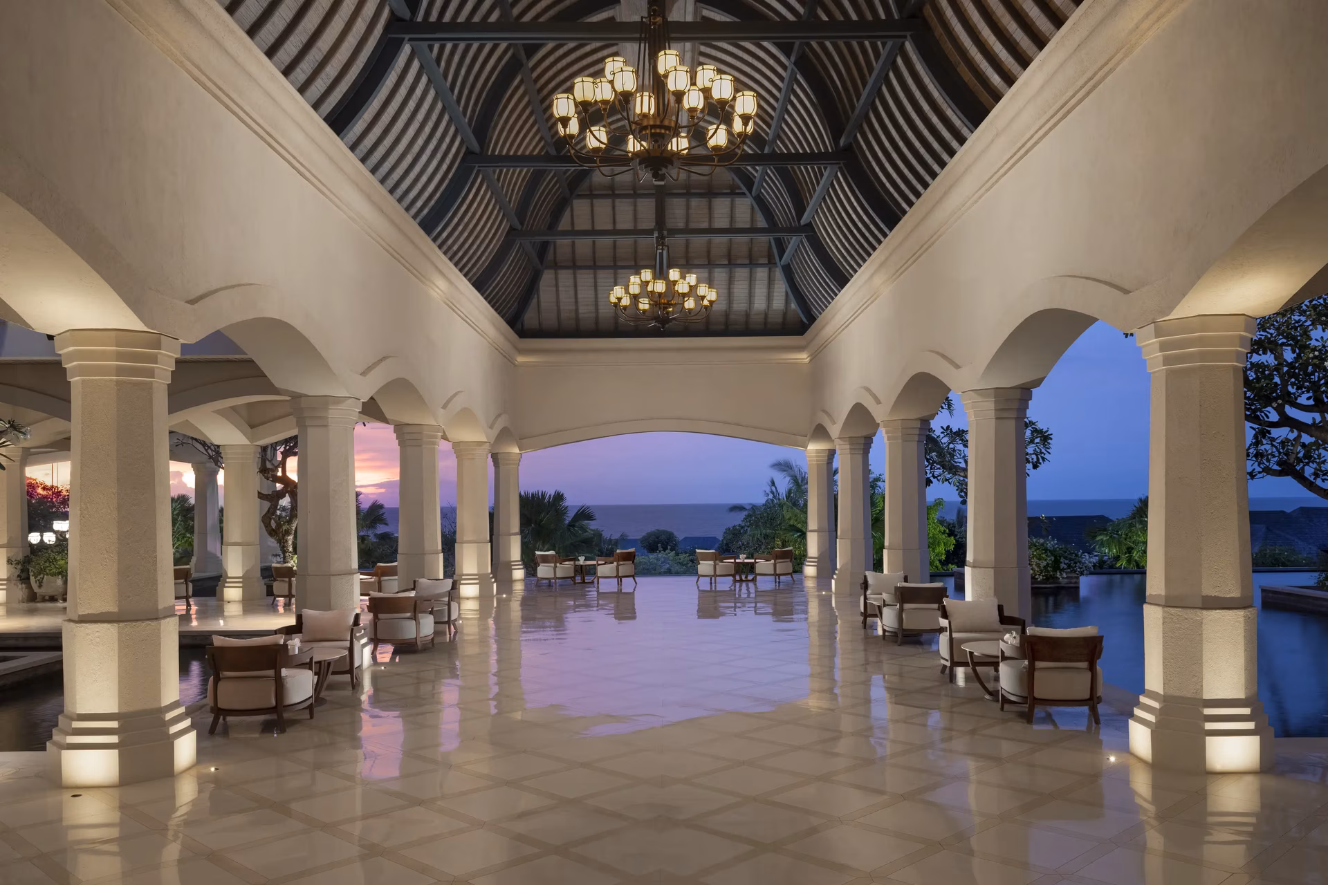 Jumeirah Bali: A Palace of Water and Sunset Horizons